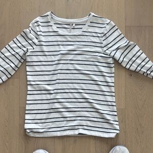 Banana Republic Women’s Long Sleeve Striped Shirt - Navy Blue and White.